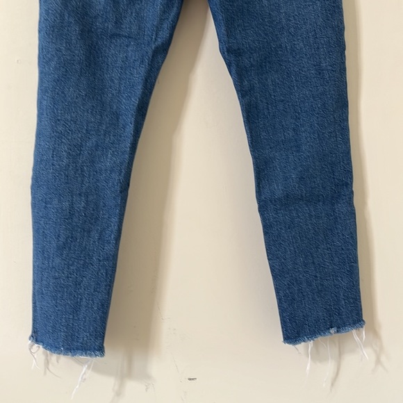 Madewell The High-Rise Slim Boyjean Medium Wash Distressed Hem Size 27 - Picture 9 of 12